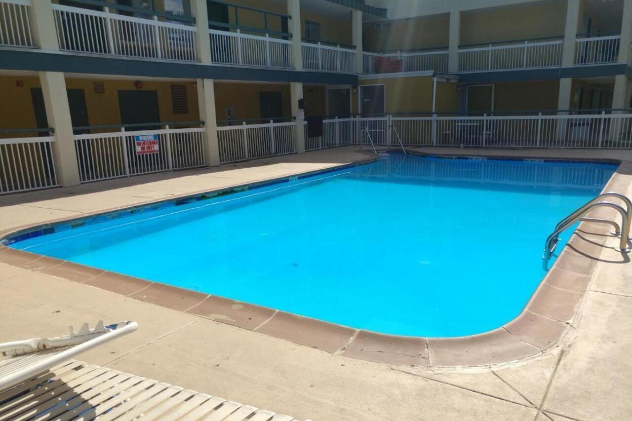 Hotel Super 8 By Wyndham 3*